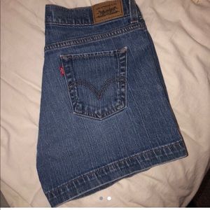 Adorable Vintage Levi shorts!